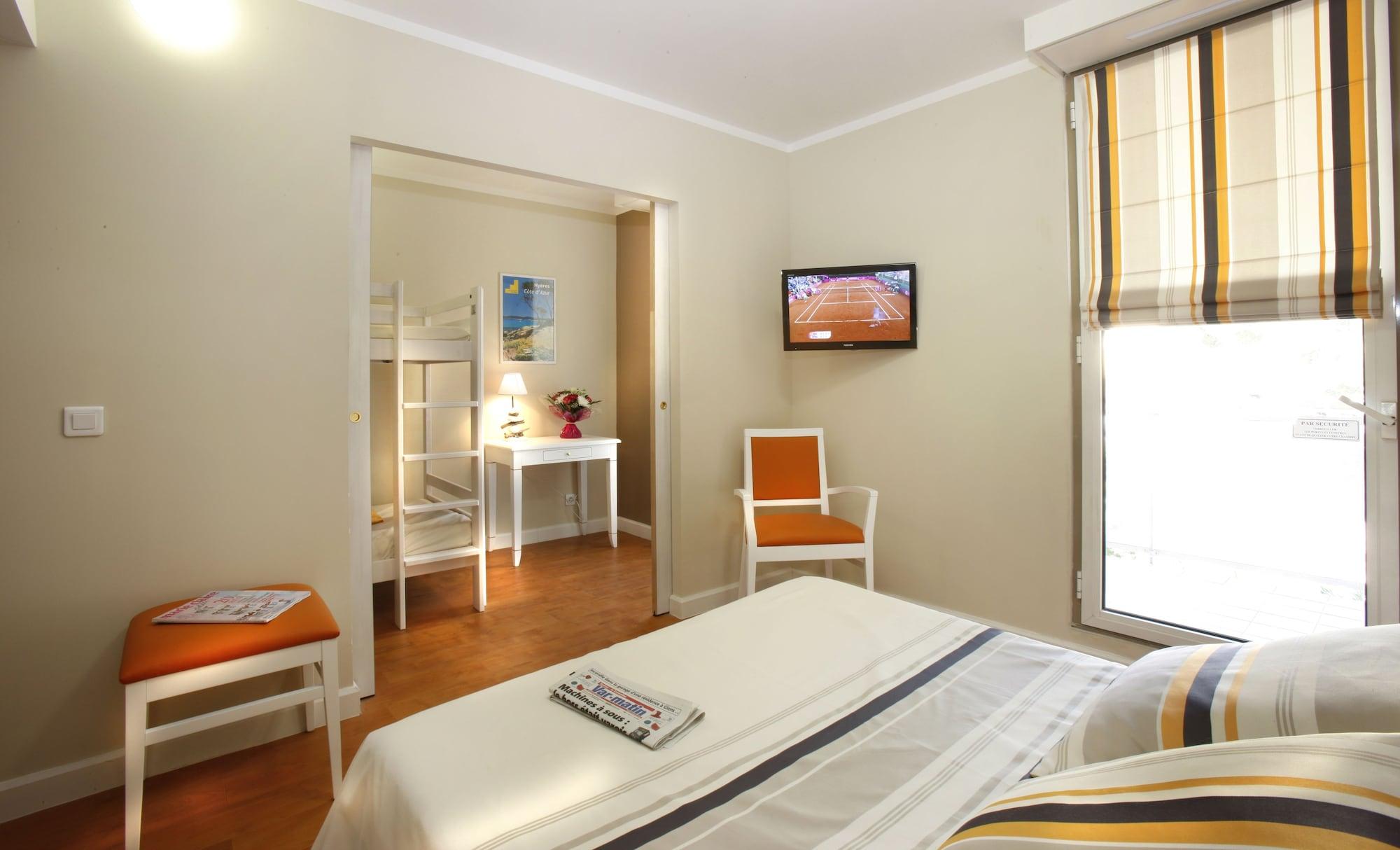 Hotel Club La Font Des Horts อิแยร์ ภายนอก รูปภาพ