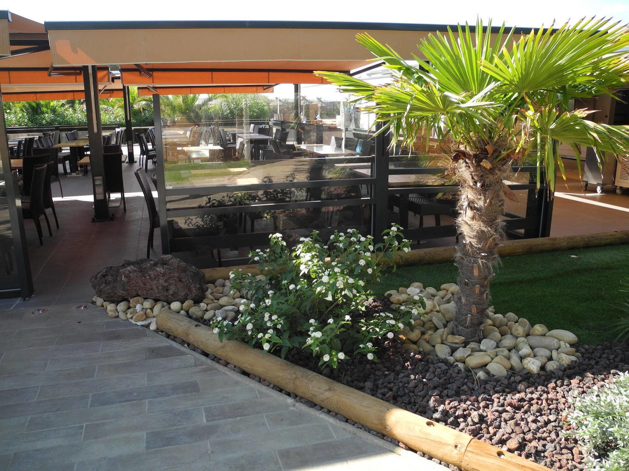 Hotel Club La Font Des Horts อิแยร์ ภายนอก รูปภาพ