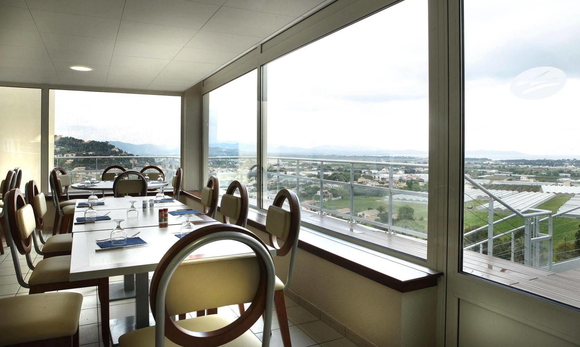 Hotel Club La Font Des Horts อิแยร์ ภายนอก รูปภาพ