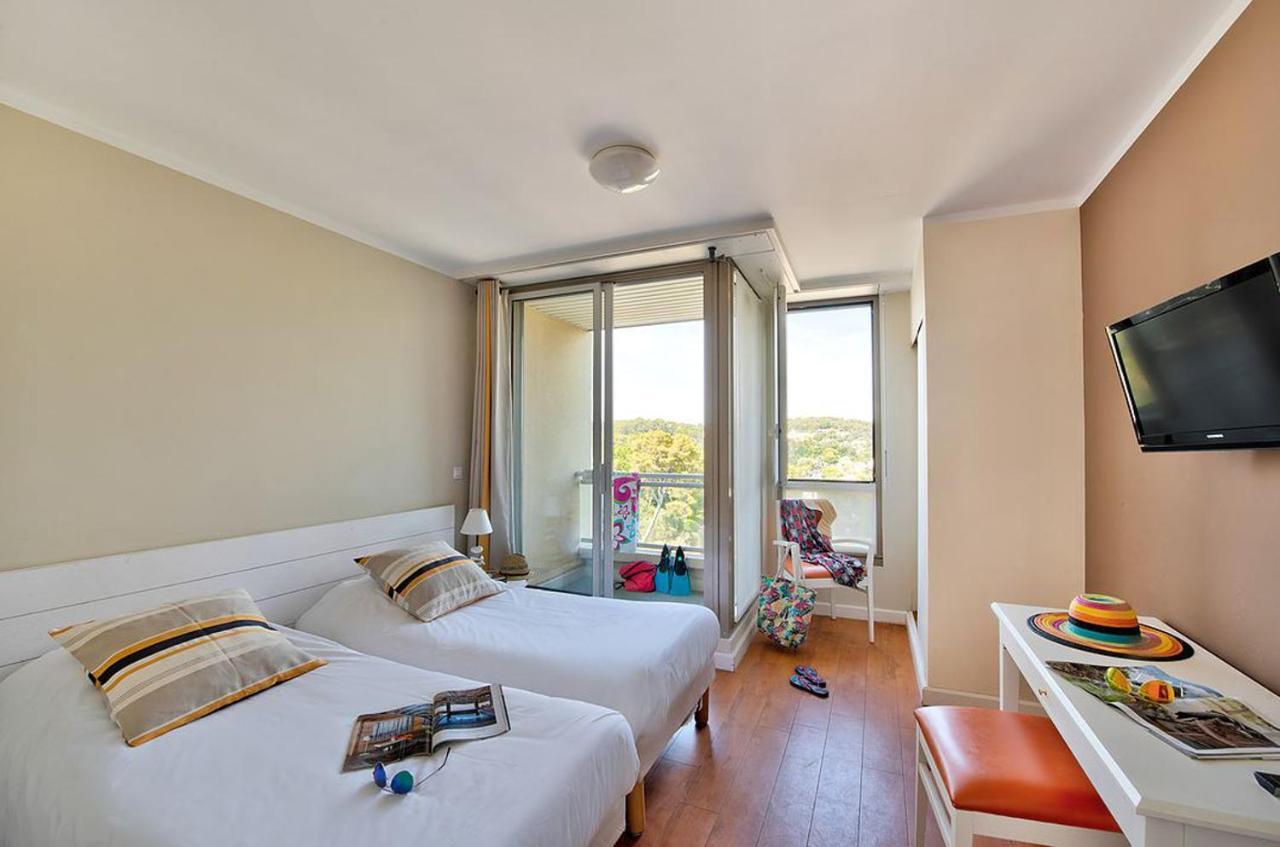 Hotel Club La Font Des Horts อิแยร์ ภายนอก รูปภาพ