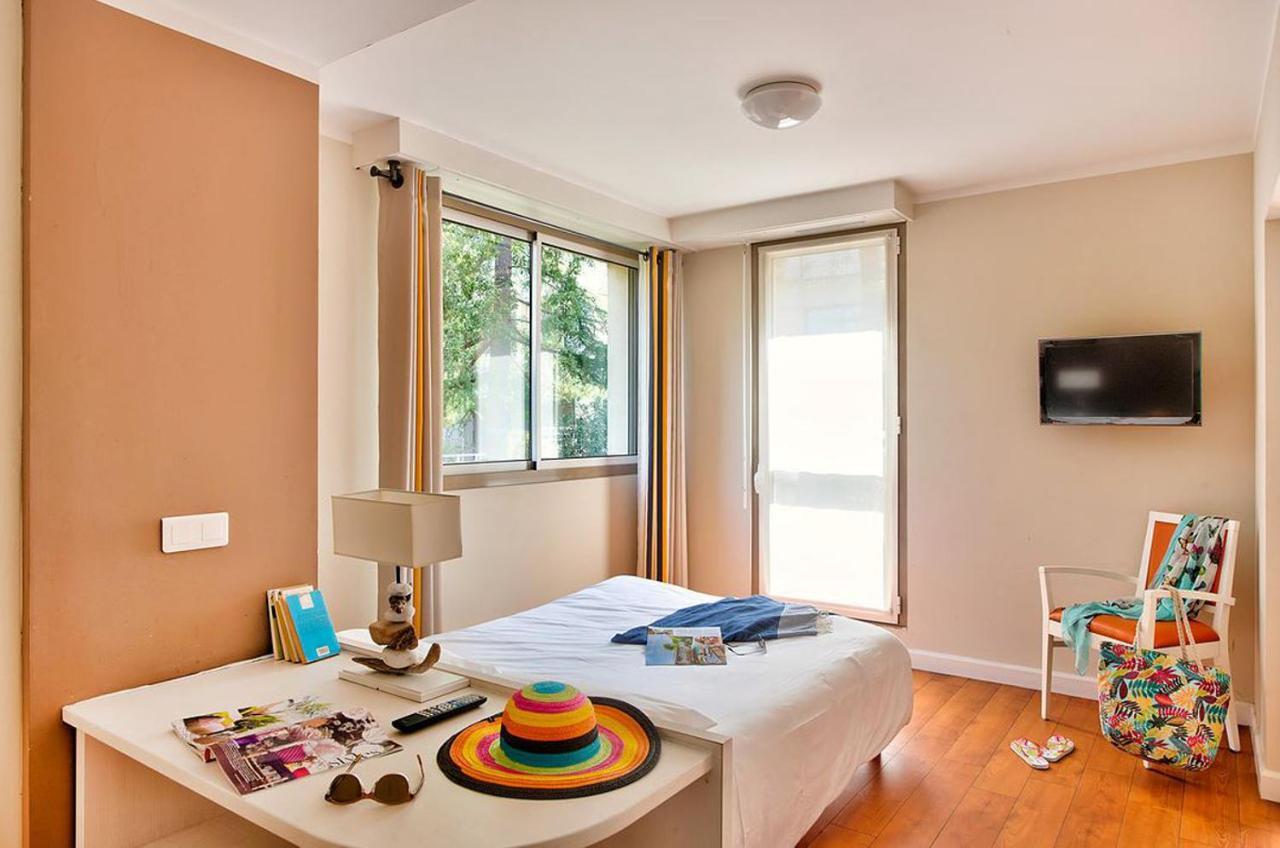 Hotel Club La Font Des Horts อิแยร์ ภายนอก รูปภาพ